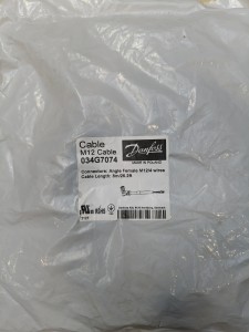 Przewód z przyłączem kątowym M12 Danfoss do zaworu ETS 8 m